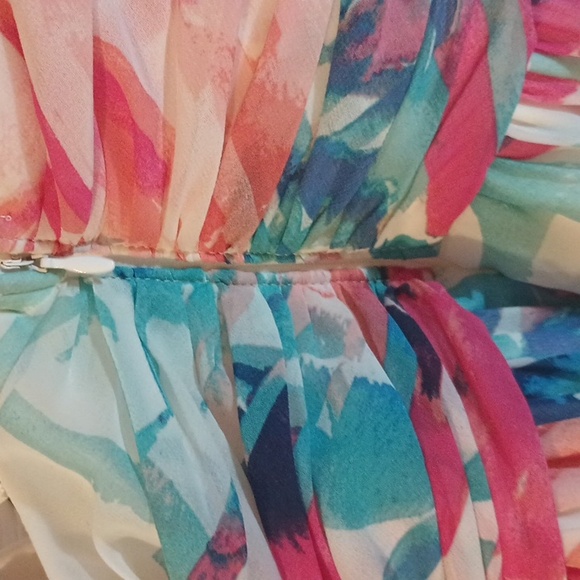 Dress - Picture 3 of 3